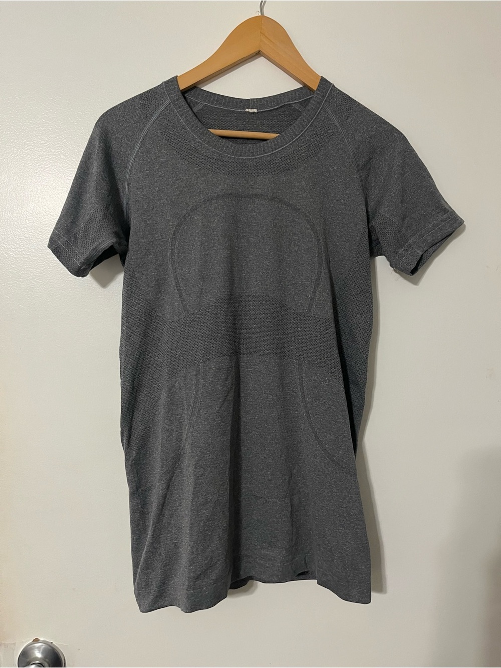 lululemon athletica Women's Short Sleeve Crew Tee - Charcoal